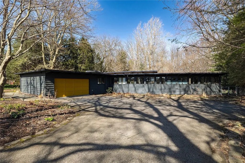 174 Golf Avenue 2025 Front5