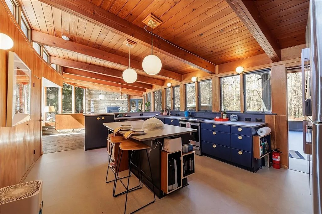 174 Golf Avenue 2025 Kitchen2