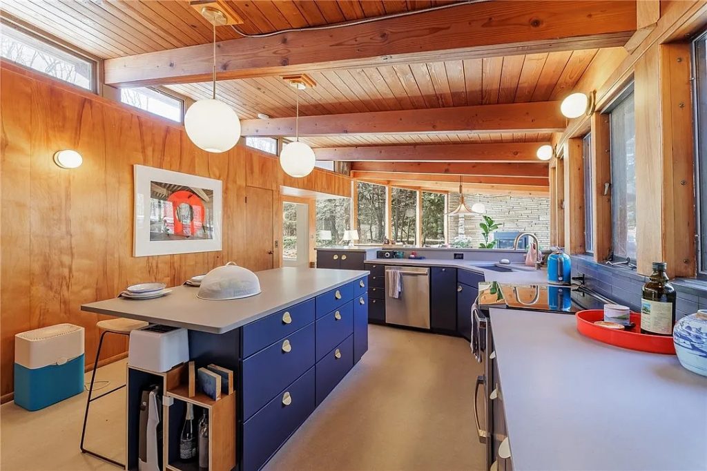 174 Golf Avenue 2025 Kitchen3